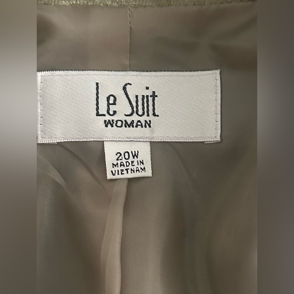 Le Suit Light Green Floral Pencil Skirt Suit - Picture 14 of 16